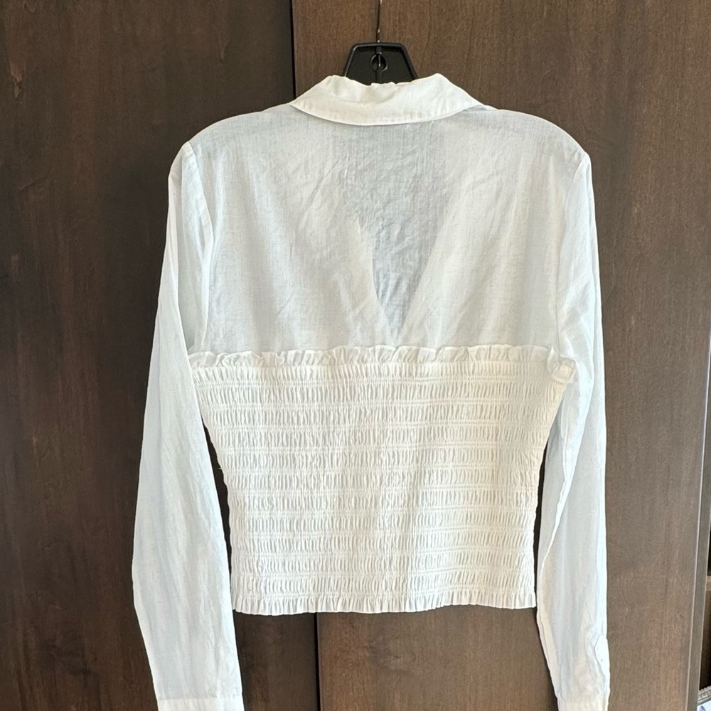 VERONICA BEARD SMOCKED COTTON CROP SHIRT - Picture 5 of 6